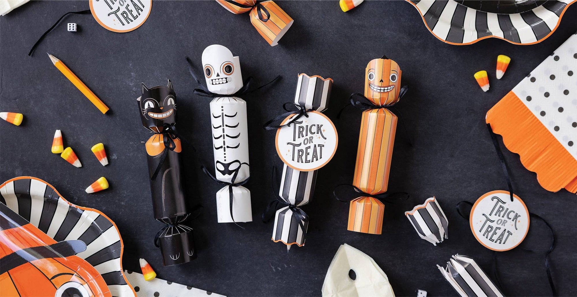 Vintage Halloween Party Crackers (x12)