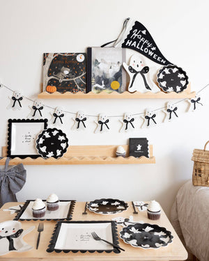 Booquette Ghosts Scallop Plates