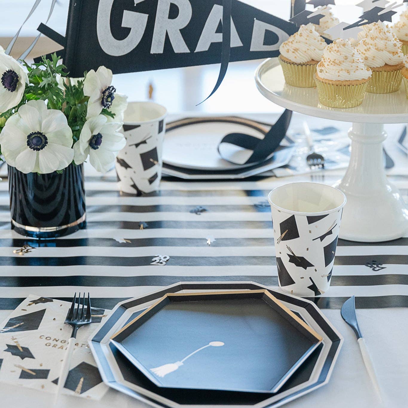 Graduation Cap Snack Plates – Cami Monet