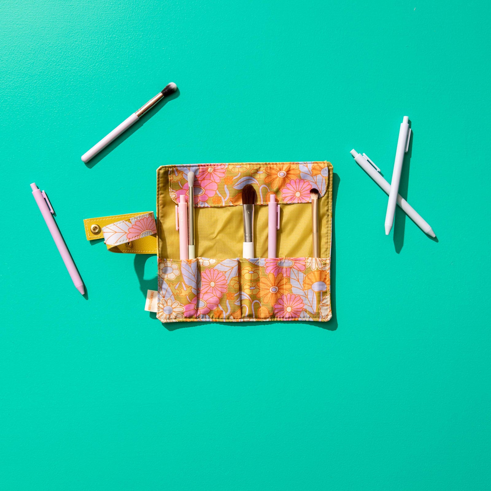 Gatherin' Flower Small Tootsie Roll Brush/Pen Holder